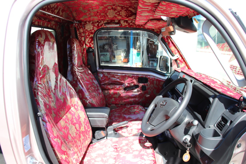 ダイハツ ハイゼットジャンボ 金華山張替え | 自動車シート張替え